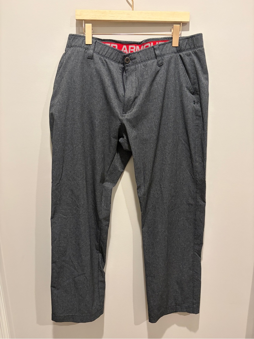 Under Armour Men's Dark Gray Performance Chino Golf Pants